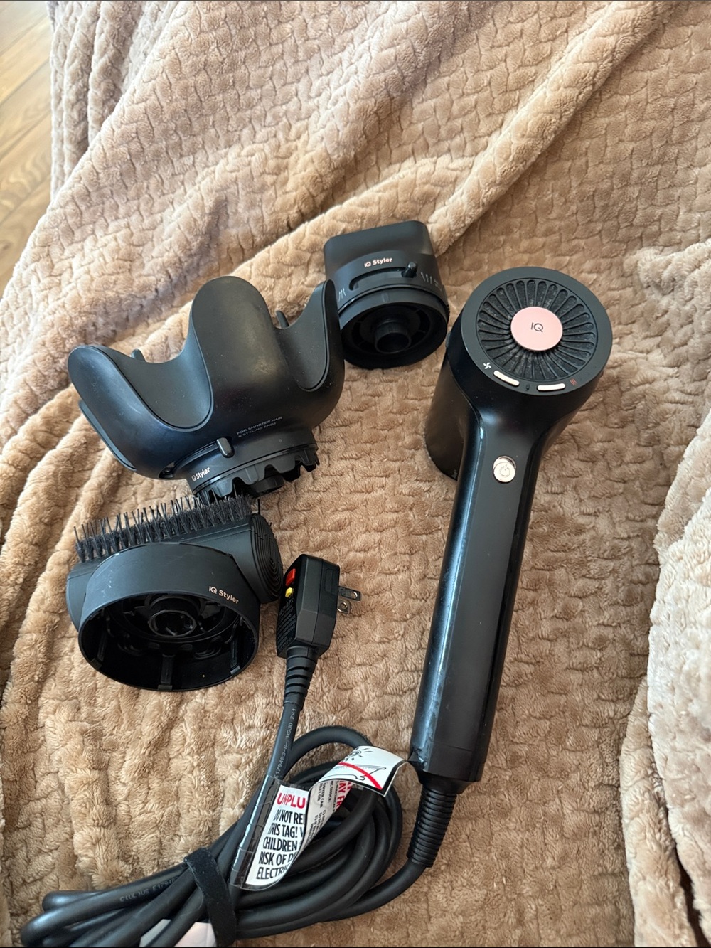Shark Black Travel Hair Dryer with Diffuser and Round Brush Attachments - Picture 2 of 2